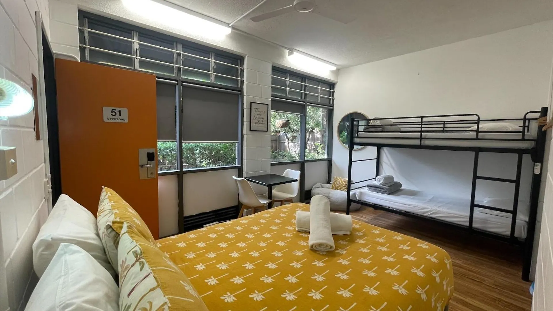 Yha Coolangatta Gold Coast Hostel
